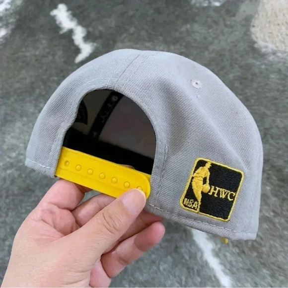 New Era Hardwood Classics Lakers Hat - Picture 7 of 11